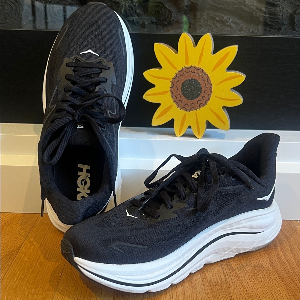 HOKA Clifton 10